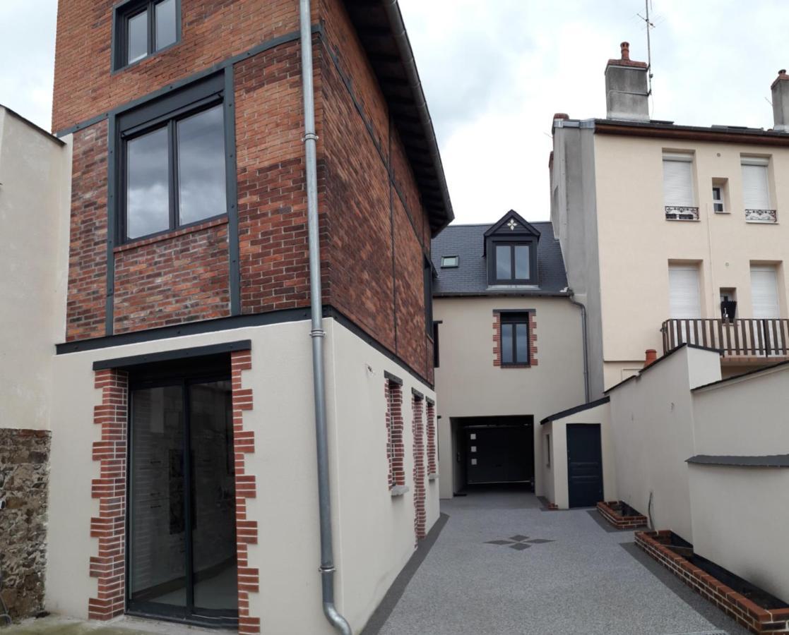 Charmes En Ville Le Charme Poetique Montlucon Bagian luar foto